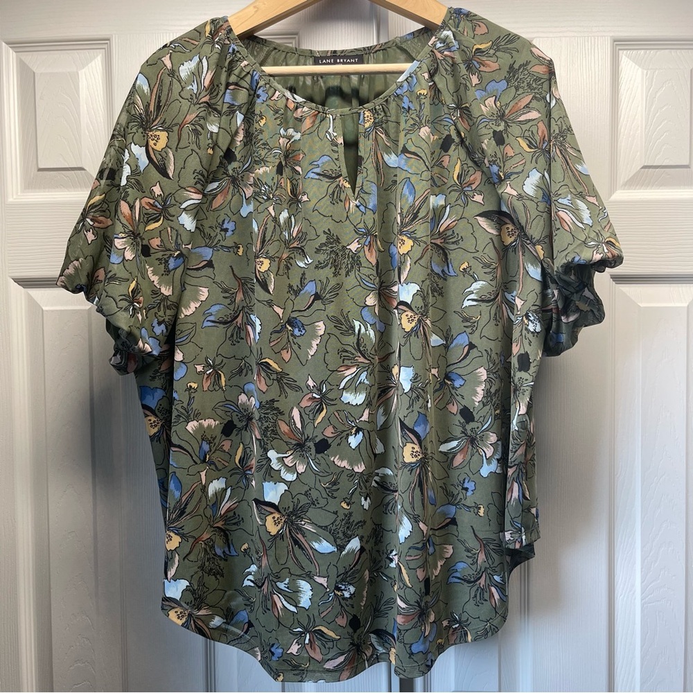 Lane Bryant Women’s Size 22/24 Multicolored Floral Pattern Keyhole Neckline Top